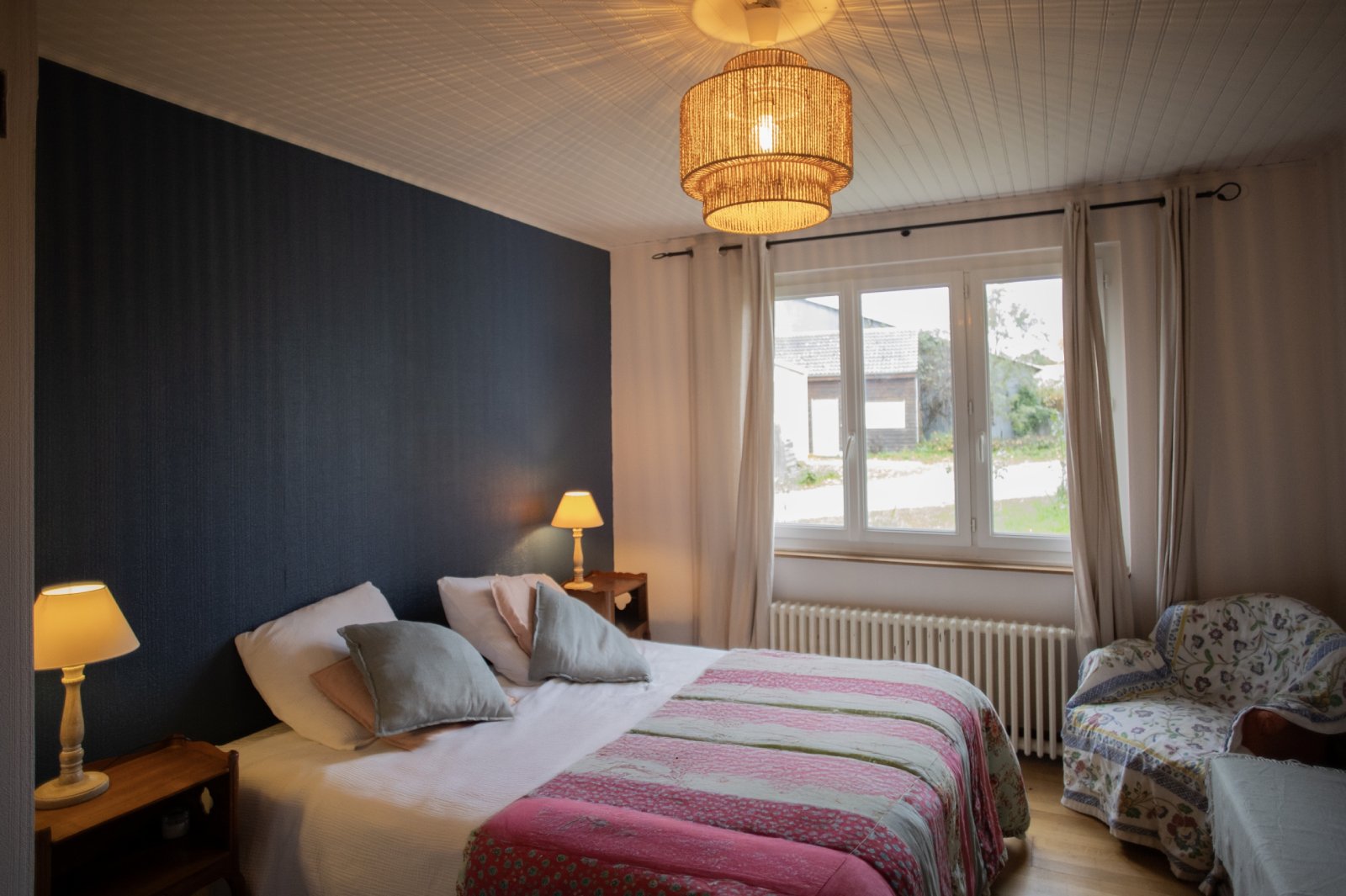 Chambre du gîte de La Bidauderie, hébergement pour stagiaires, cavaliers et participants aux formations du Campus.
